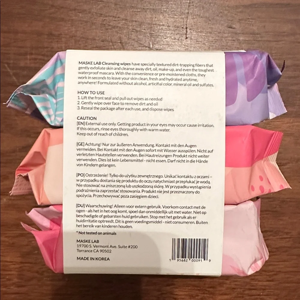 MASKE LAB | MAKE-UP CLEANSING WIPES 3-pack (30 sheets each) - Picture 3 of 3